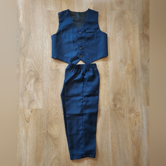 4T Toddler Boy BUNDLE Navy Knit Sweater, Button Down Shirts, Vest Suit, Short - Picture 7 of 16